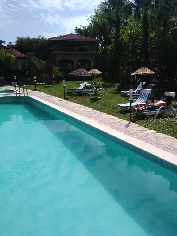 Holiday Hotel ดาลยัน ภายนอก รูปภาพ
