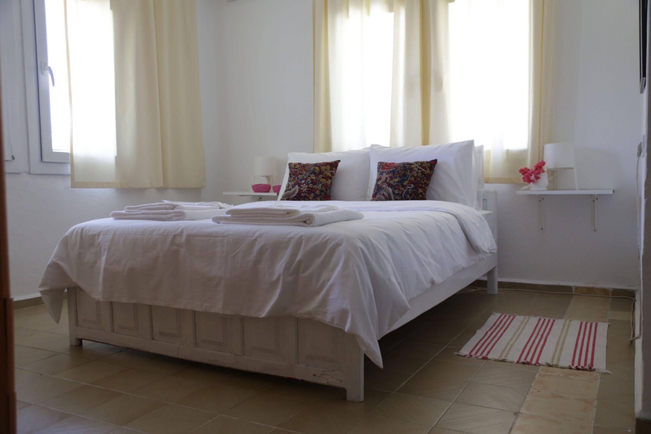 Holiday Hotel ดาลยัน ภายนอก รูปภาพ